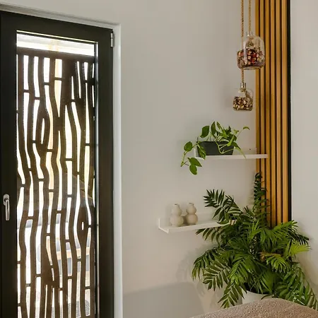 فيلة Vinothea Veranda *